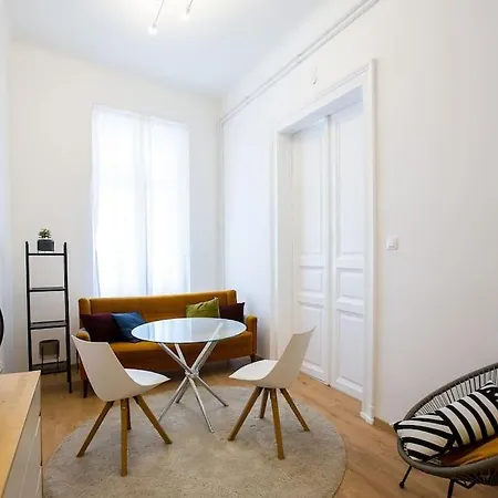 شقة The Paul Street Boys Flat *